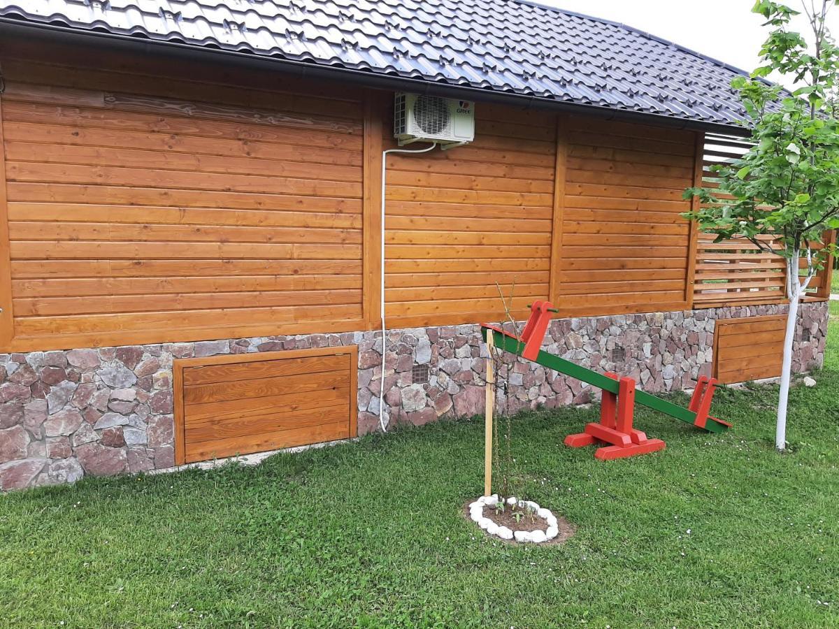 Wooden House Ripac * Bihać