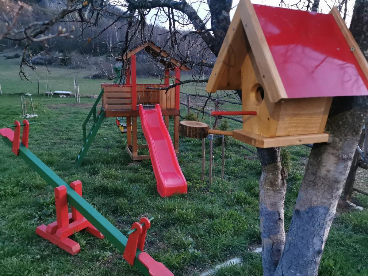 Casa de Férias Wooden House Ripac Bihać